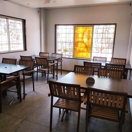 Hotel Manasi Inn 사타라 외부 사진