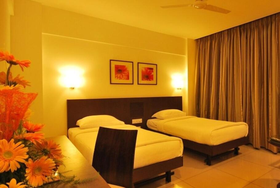 Hotel Manasi Inn 사타라 외부 사진