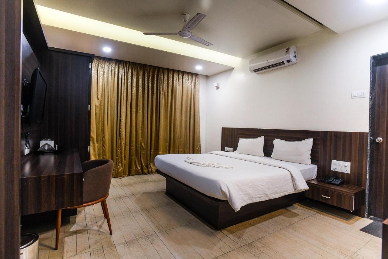 Hotel Manasi Inn 사타라 외부 사진