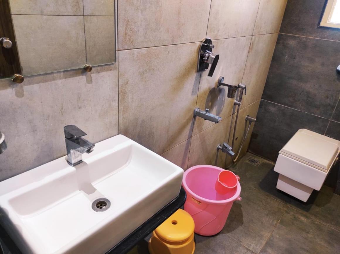 Hotel Manasi Inn 사타라 외부 사진