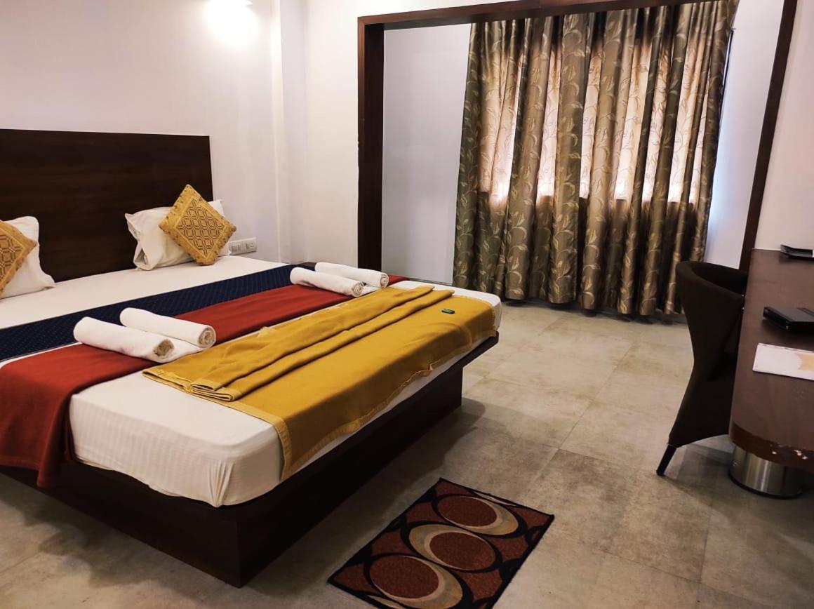 Hotel Manasi Inn 사타라 외부 사진
