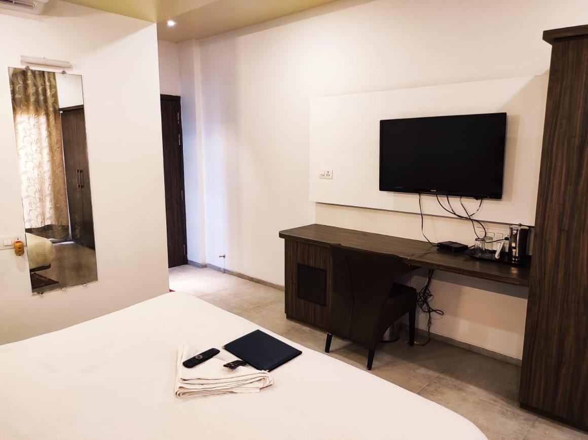 Hotel Manasi Inn 사타라 외부 사진