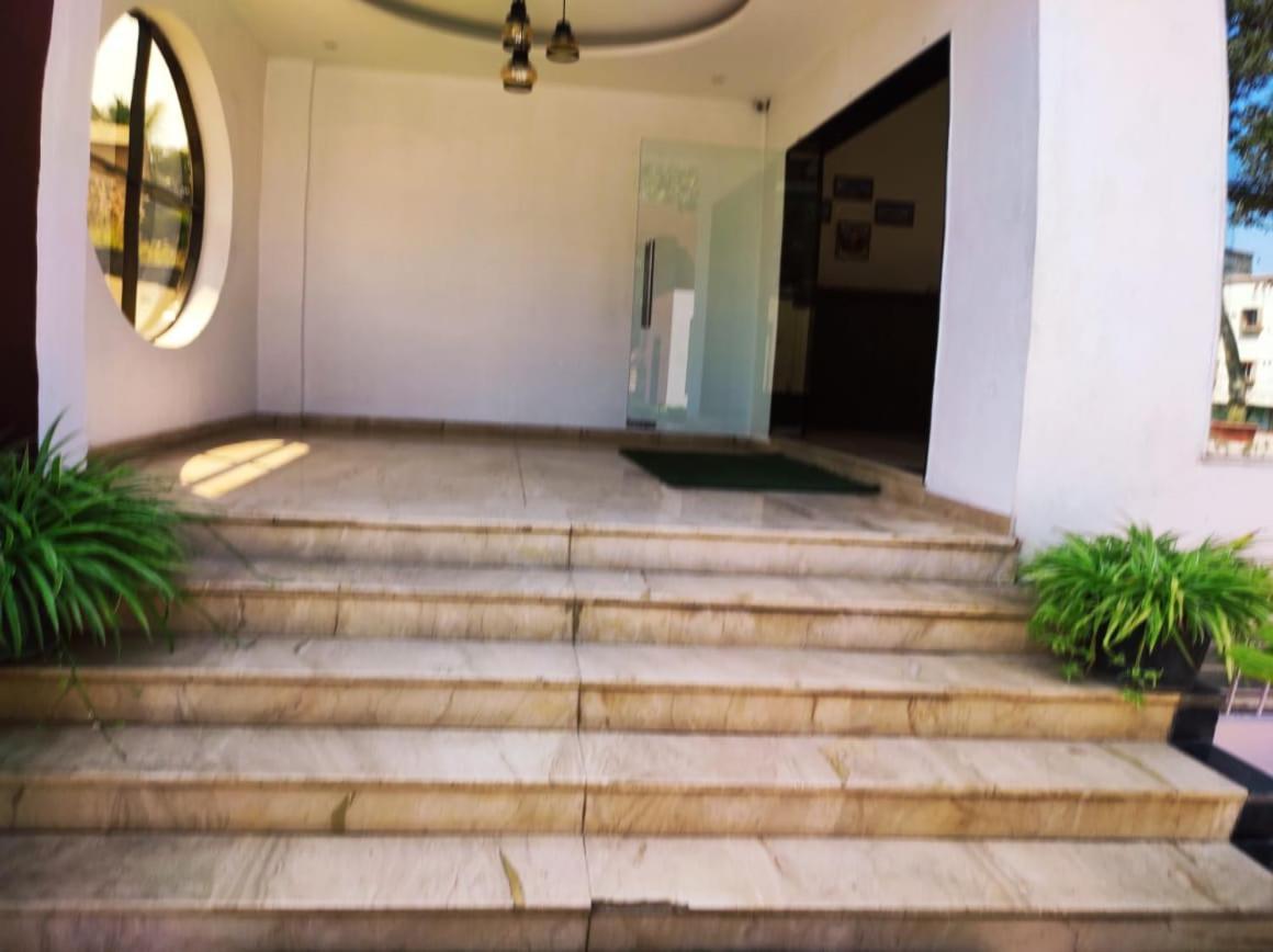 Hotel Manasi Inn 사타라 외부 사진