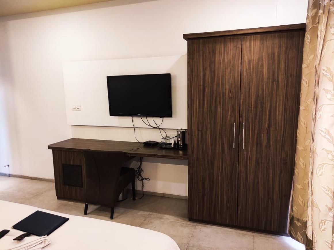 Hotel Manasi Inn 사타라 외부 사진